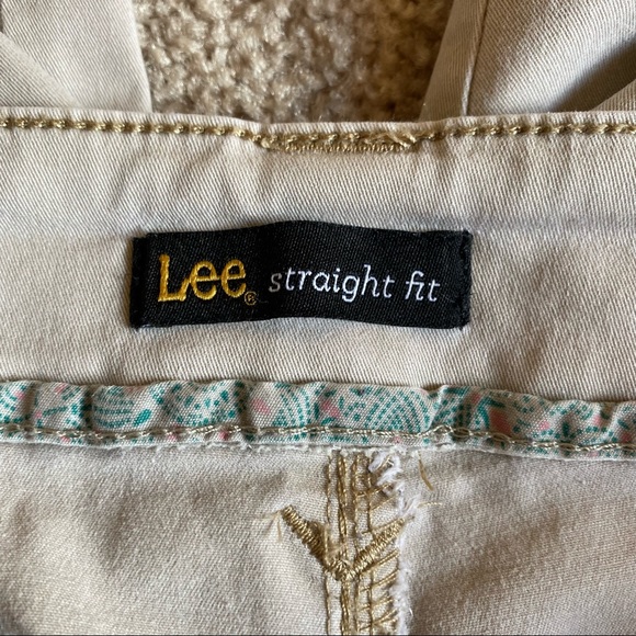Lee Straight Fit Shorts - Picture 3 of 5